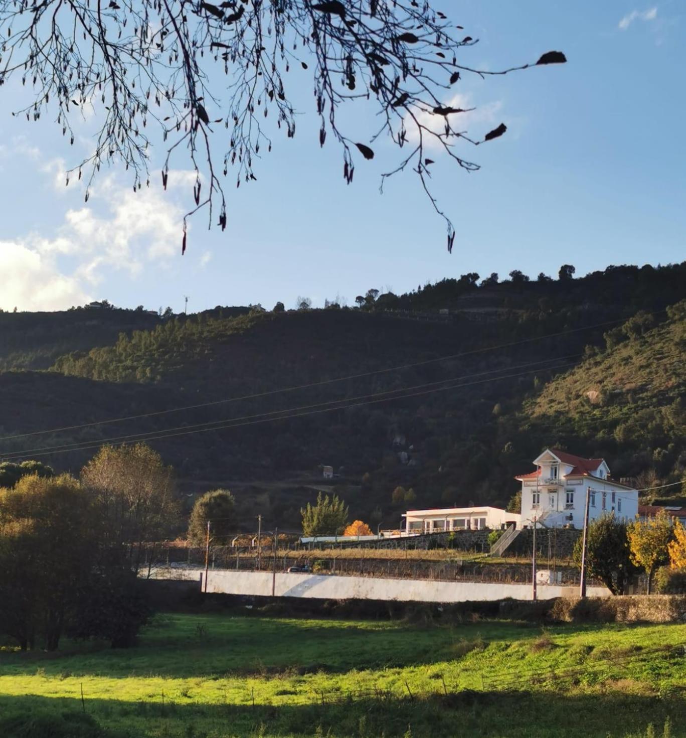 Villa Alzira Seia Exteriör bild